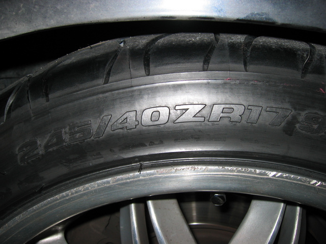 Rears: 245/40R17